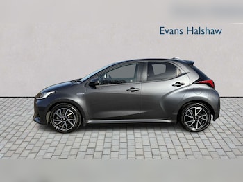 Used Toyota Yaris 2021 for sale - 77943519: Photo