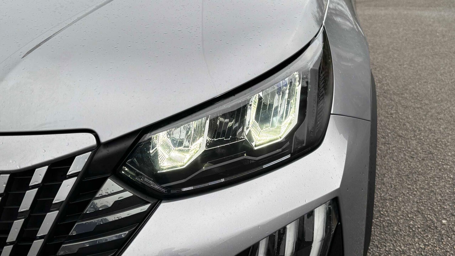 Used Peugeot 2008 for sale - 77860460: Photo 11