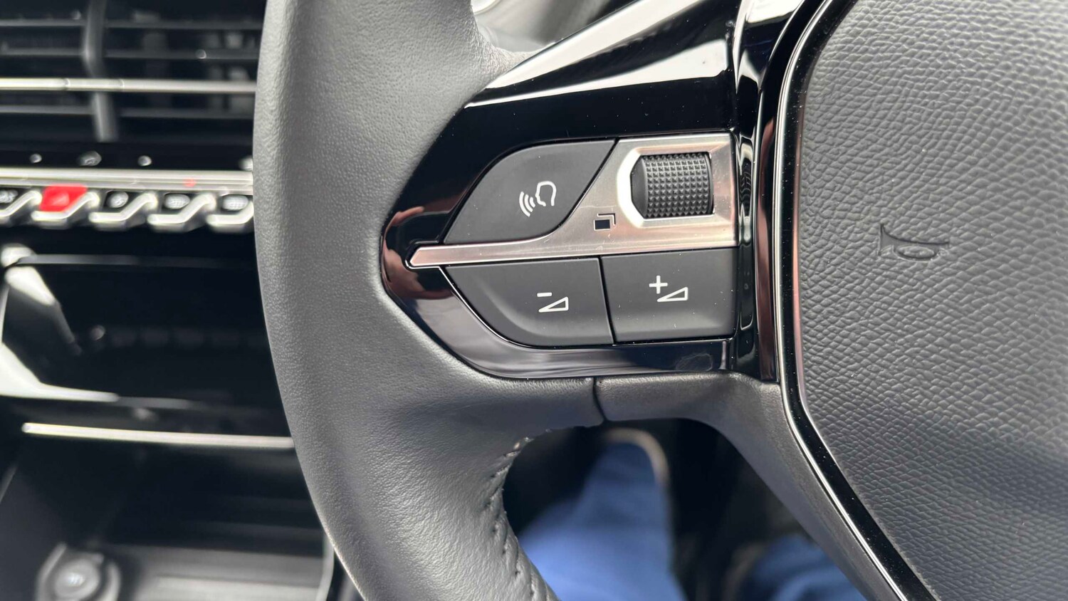 Used Peugeot 2008 for sale - 77860460: Photo 30