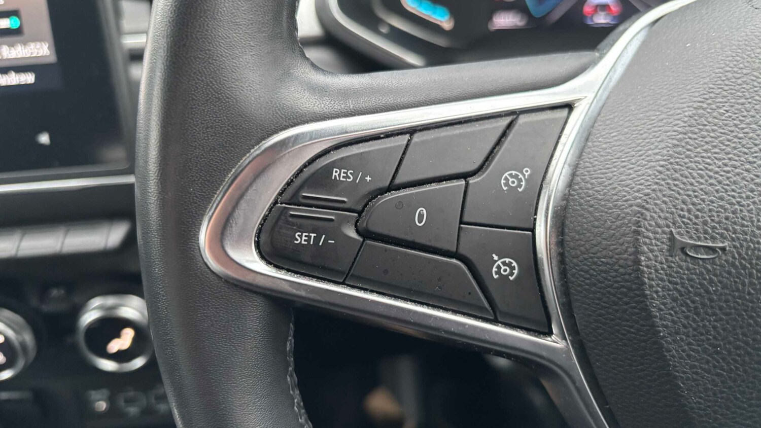 Used Renault Captur for sale - 77862446: Photo 24