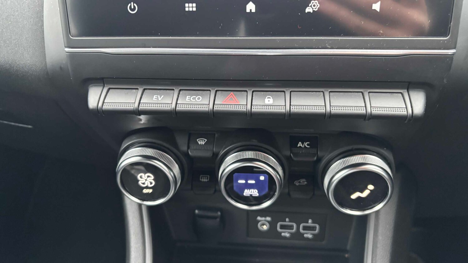 Used Renault Captur for sale - 77862446: Photo 30