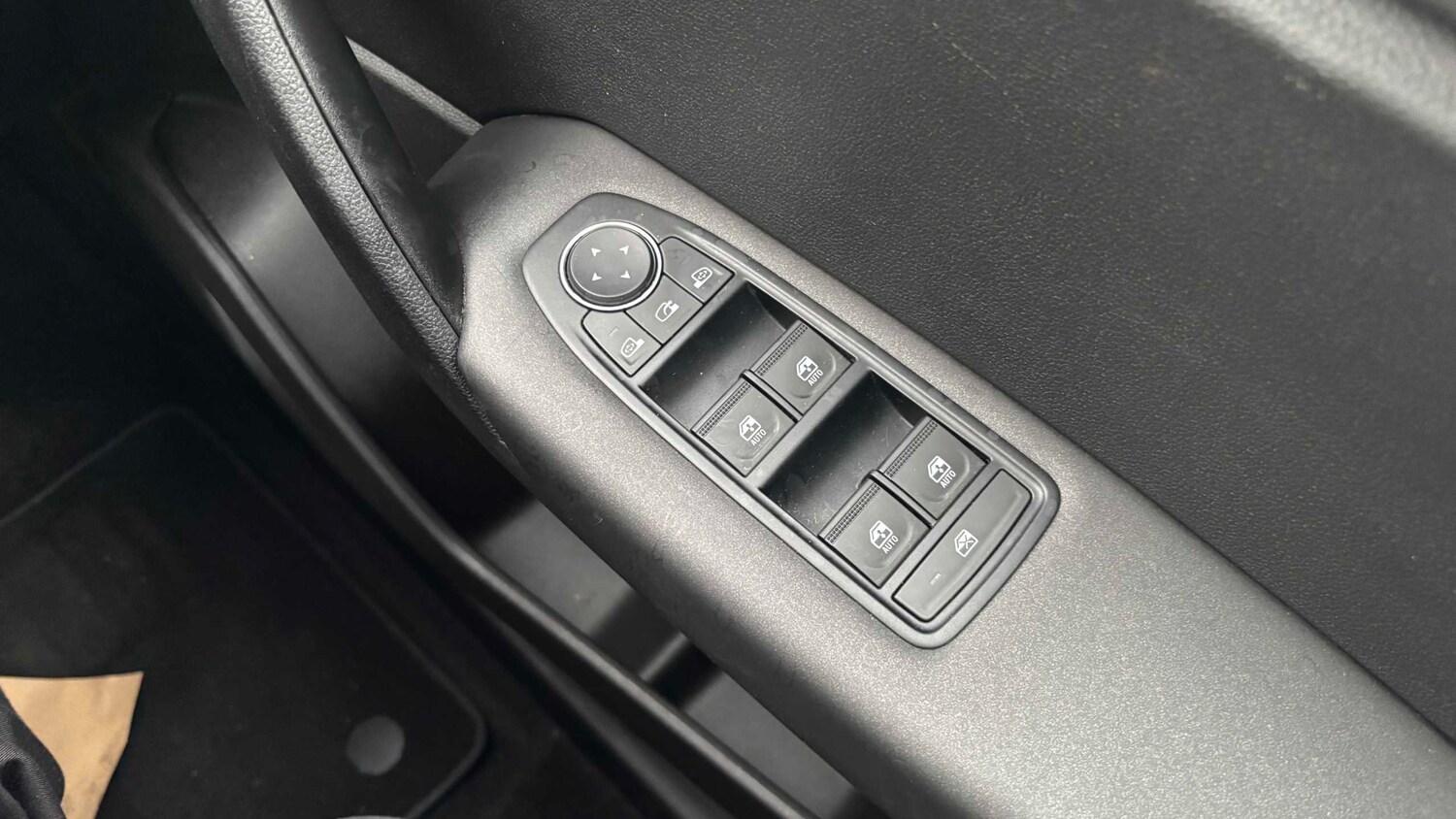 Used Renault Captur for sale - 77862446: Photo 34