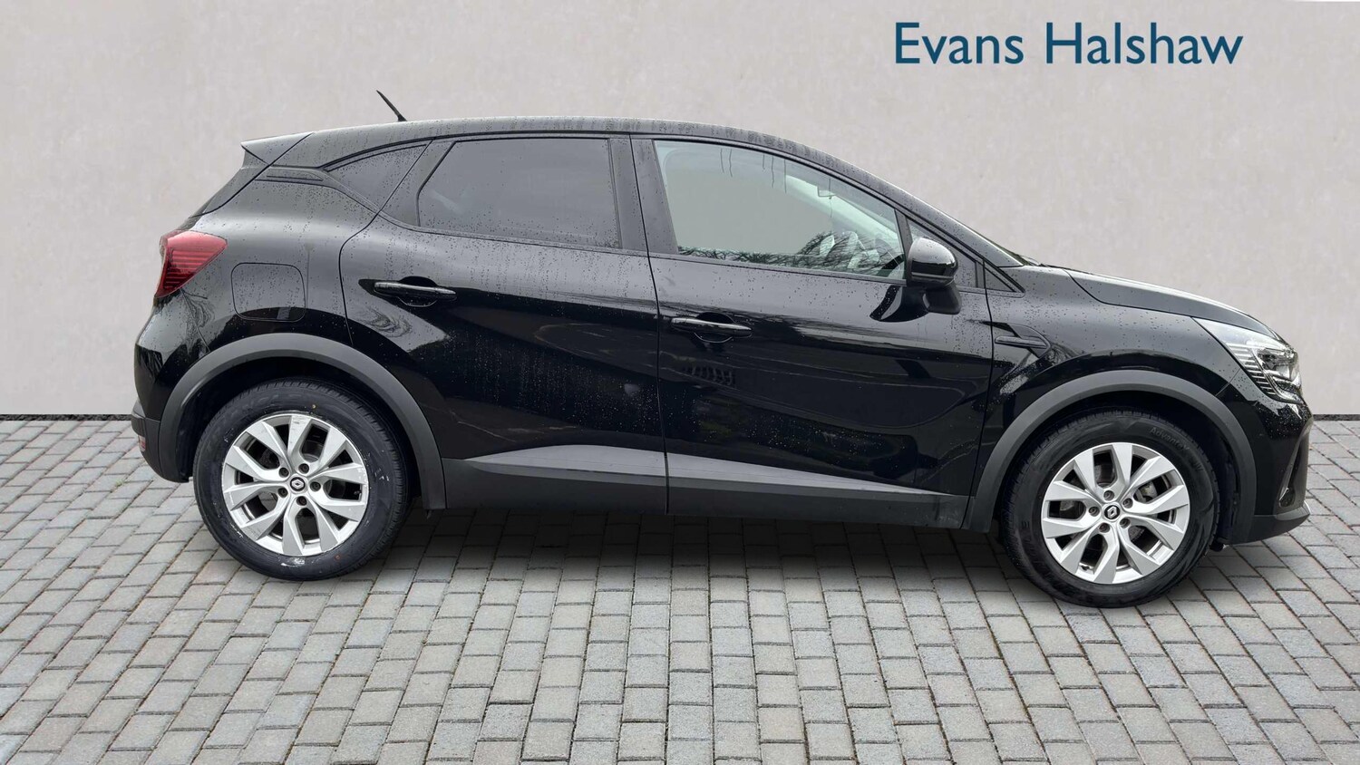 Used Renault Captur for sale - 77862446: Photo 8