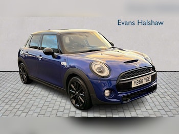 Used MINI Hatch 2018 for sale - 77860129: Photo