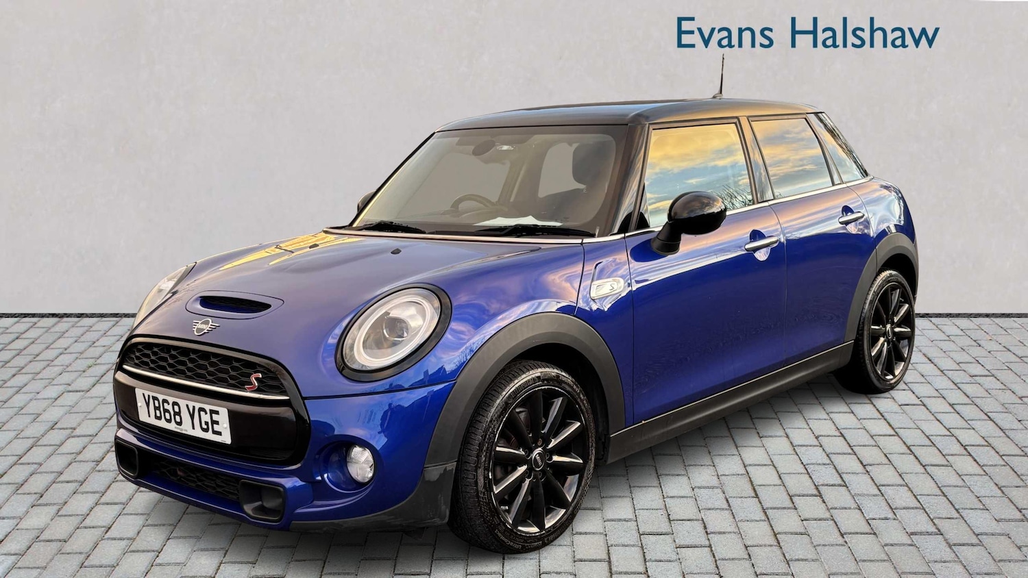 Used MINI Hatch 2018 for sale - 77860129: Photo 3