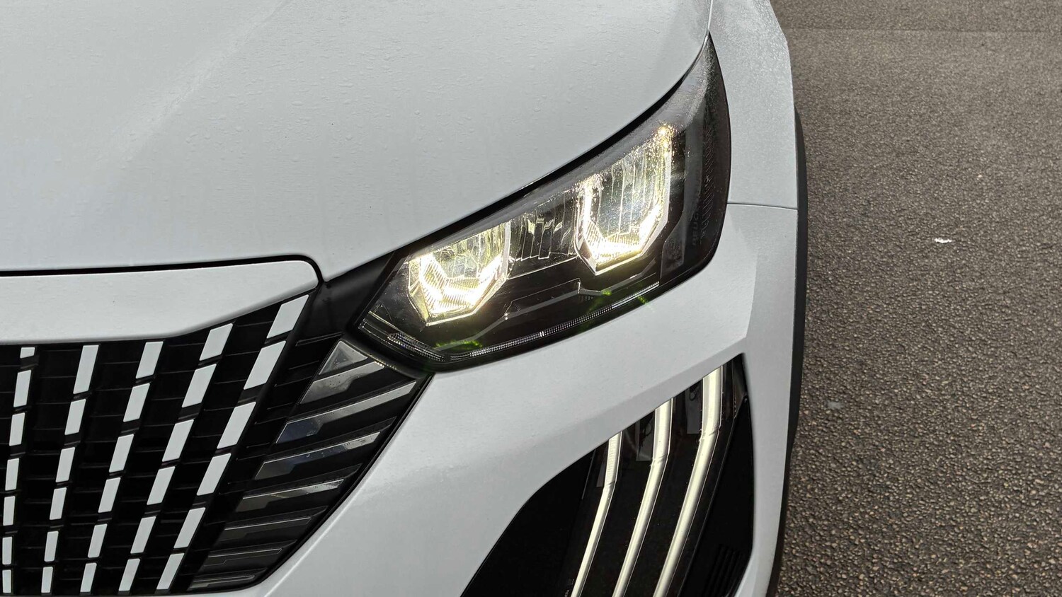 Used Peugeot 2008 2023 for sale - 77858489: Photo 11