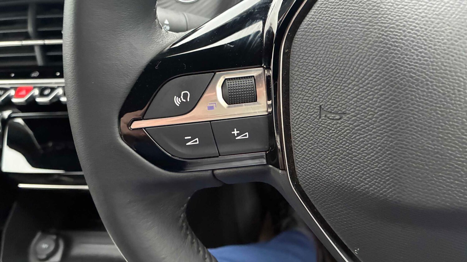 Used Peugeot 2008 2023 for sale - 77858489: Photo 28