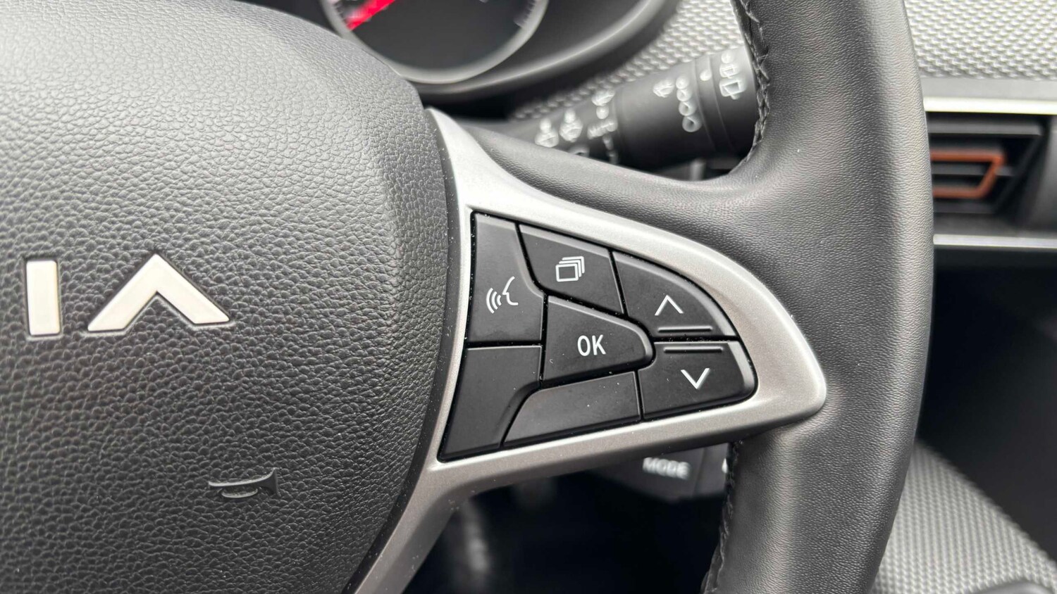 Used Dacia Sandero Stepway for sale - 77860373: Photo 28