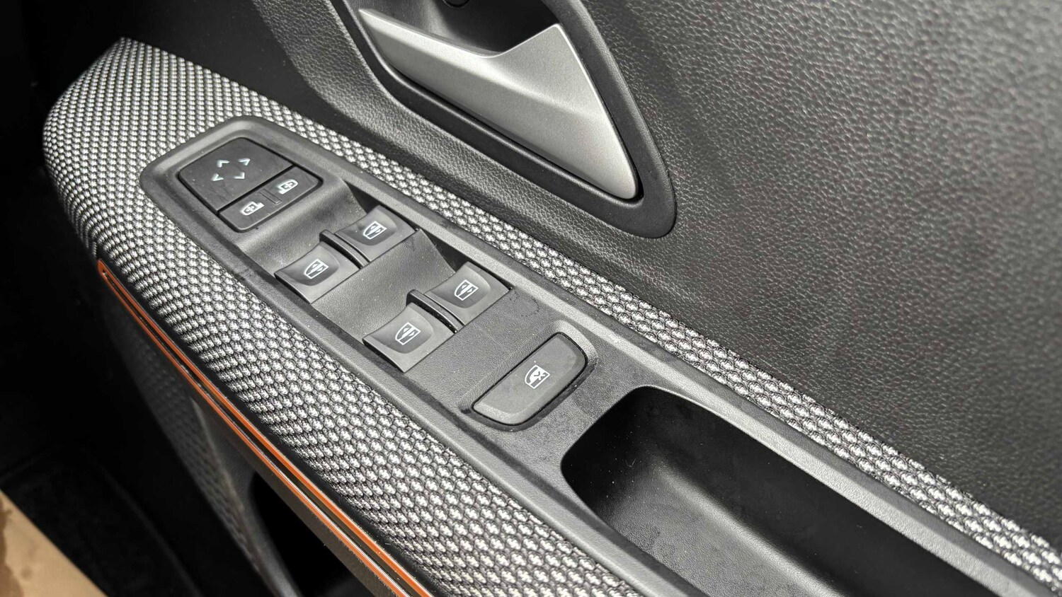 Used Dacia Sandero Stepway for sale - 77860373: Photo 31