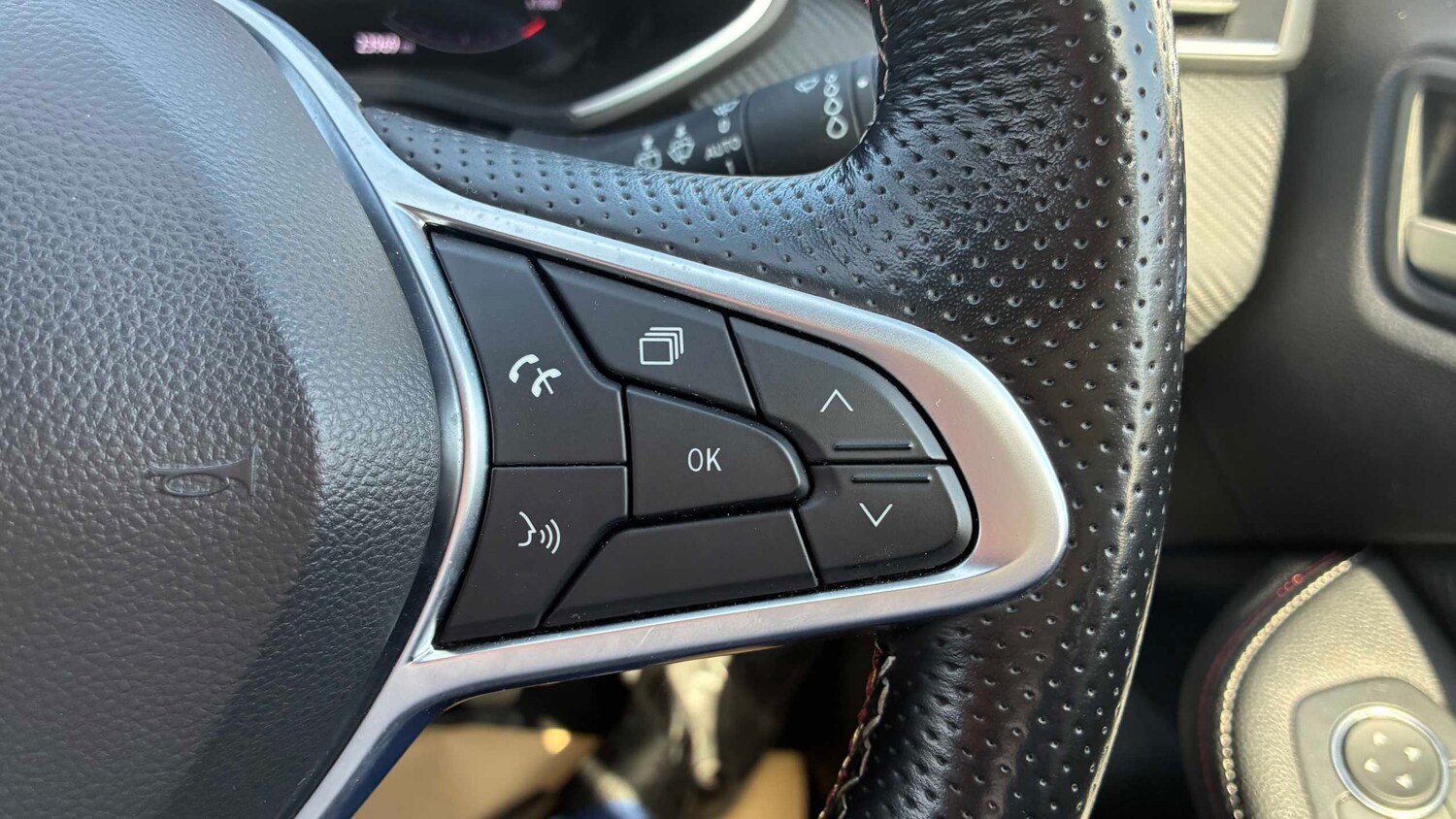 Used Renault Clio 2023 for sale - 78173830: Photo 31