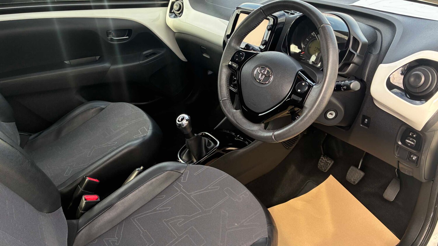 Used Toyota AYGO 2014 for sale - 77858485: Photo 23