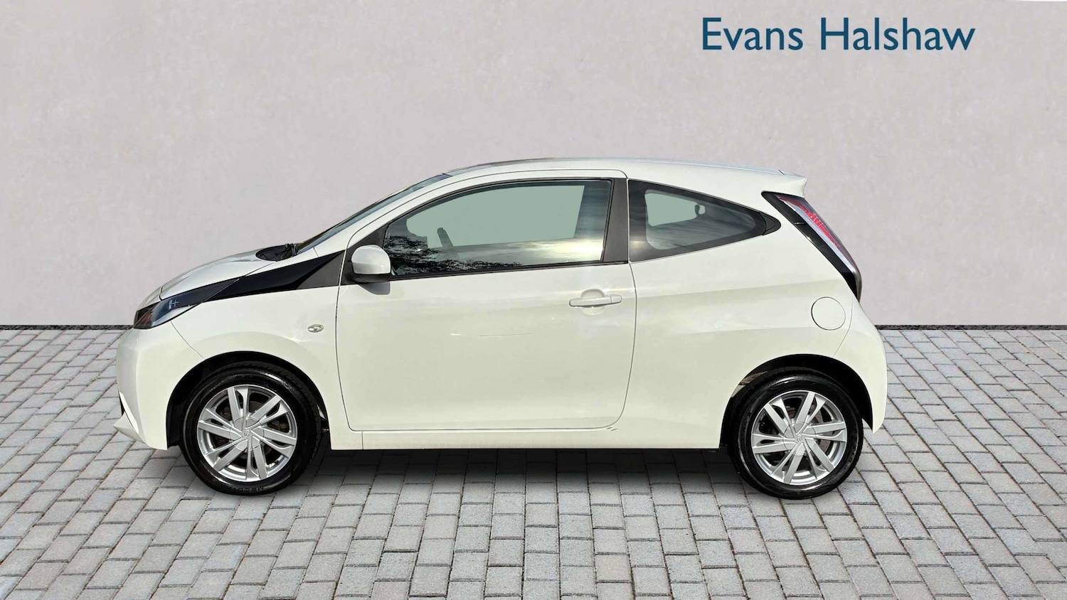 Used Toyota AYGO 2014 for sale - 77858485: Photo 4