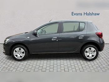 Used Dacia Sandero 2017 for sale - 79556071: Photo