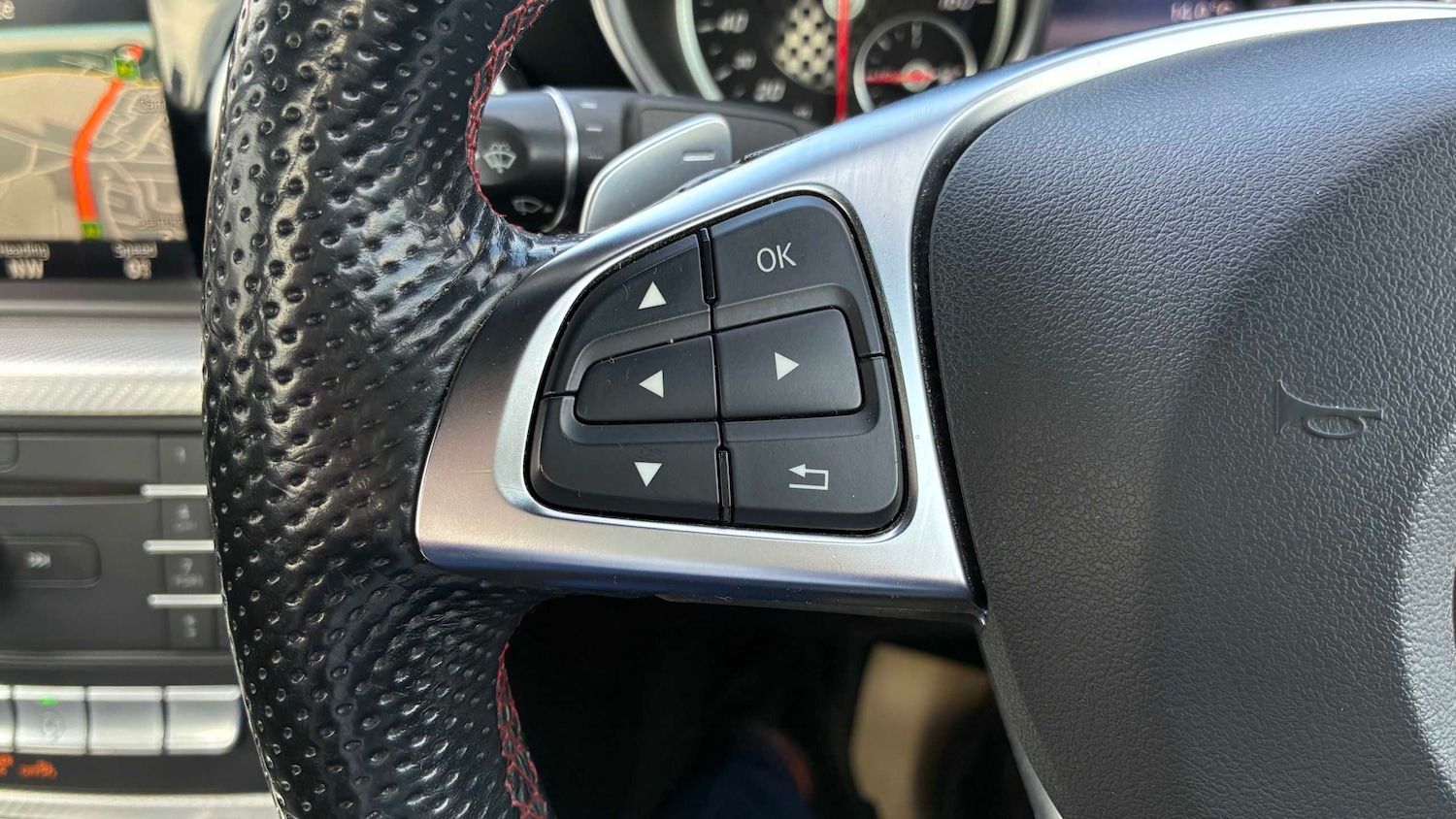 Used Mercedes-Benz SLC 2017 for sale - 77857534: Photo 27