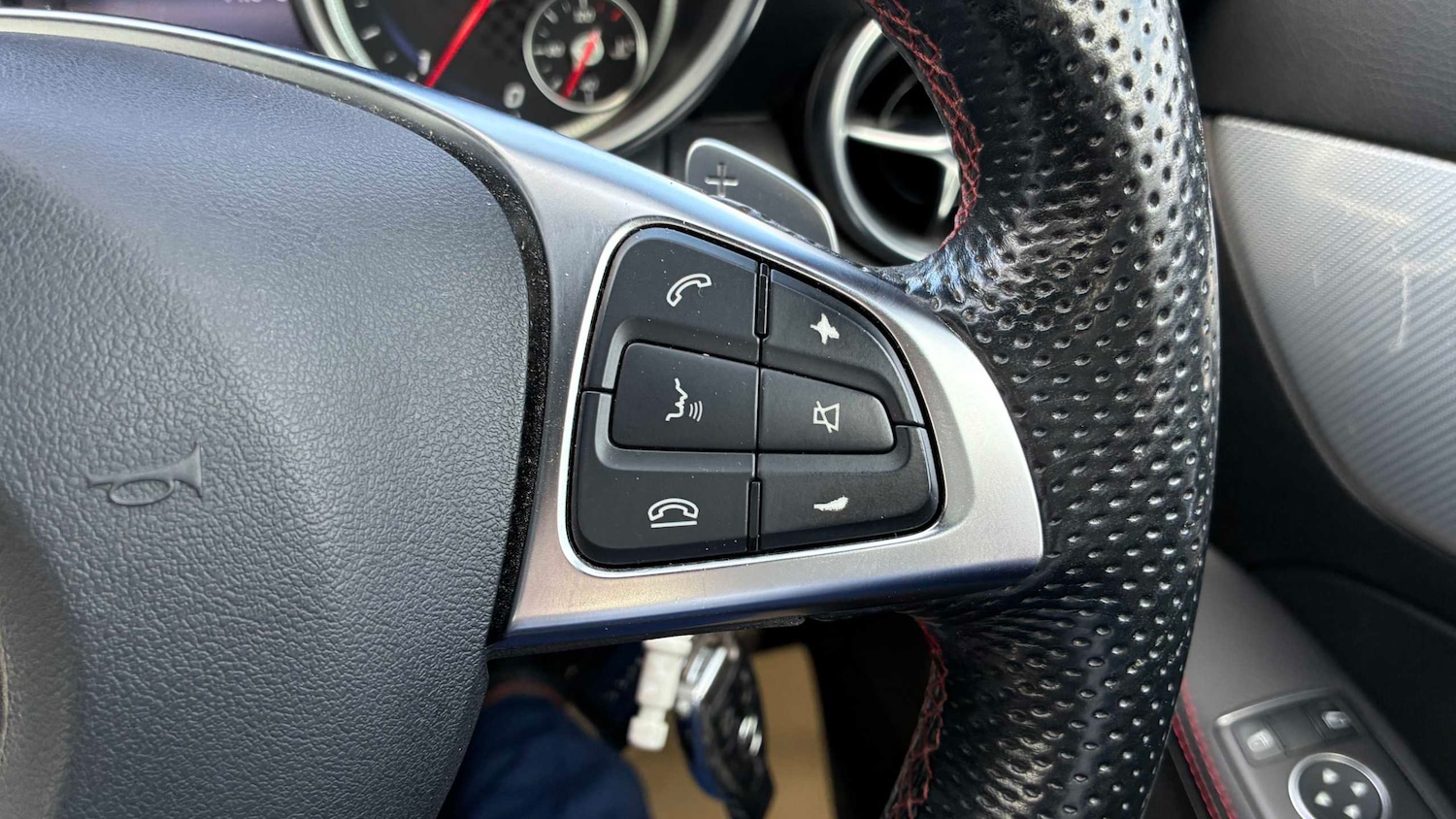 Used Mercedes-Benz SLC 2017 for sale - 77857534: Photo 28