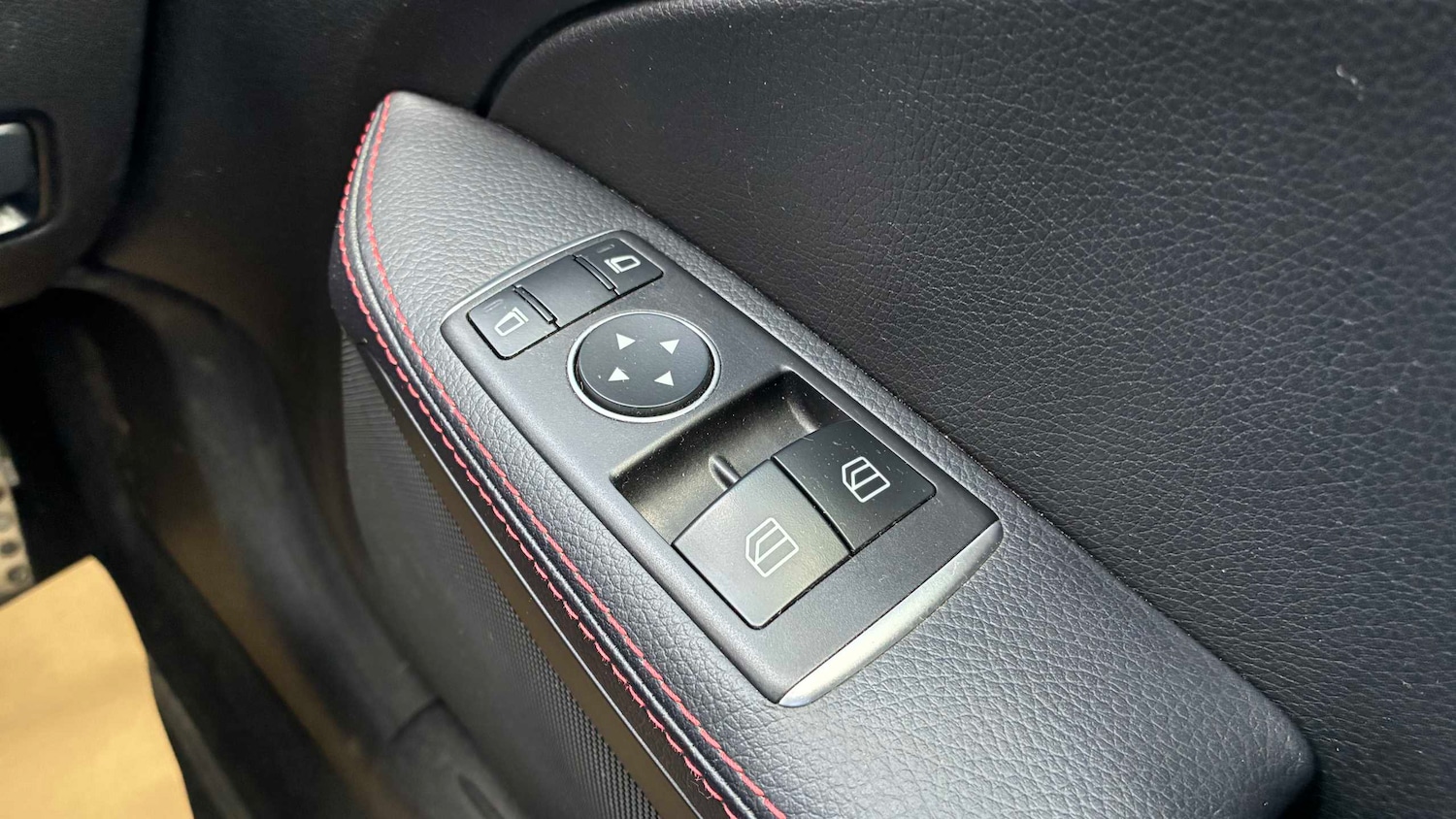 Used Mercedes-Benz SLC 2017 for sale - 77857534: Photo 34