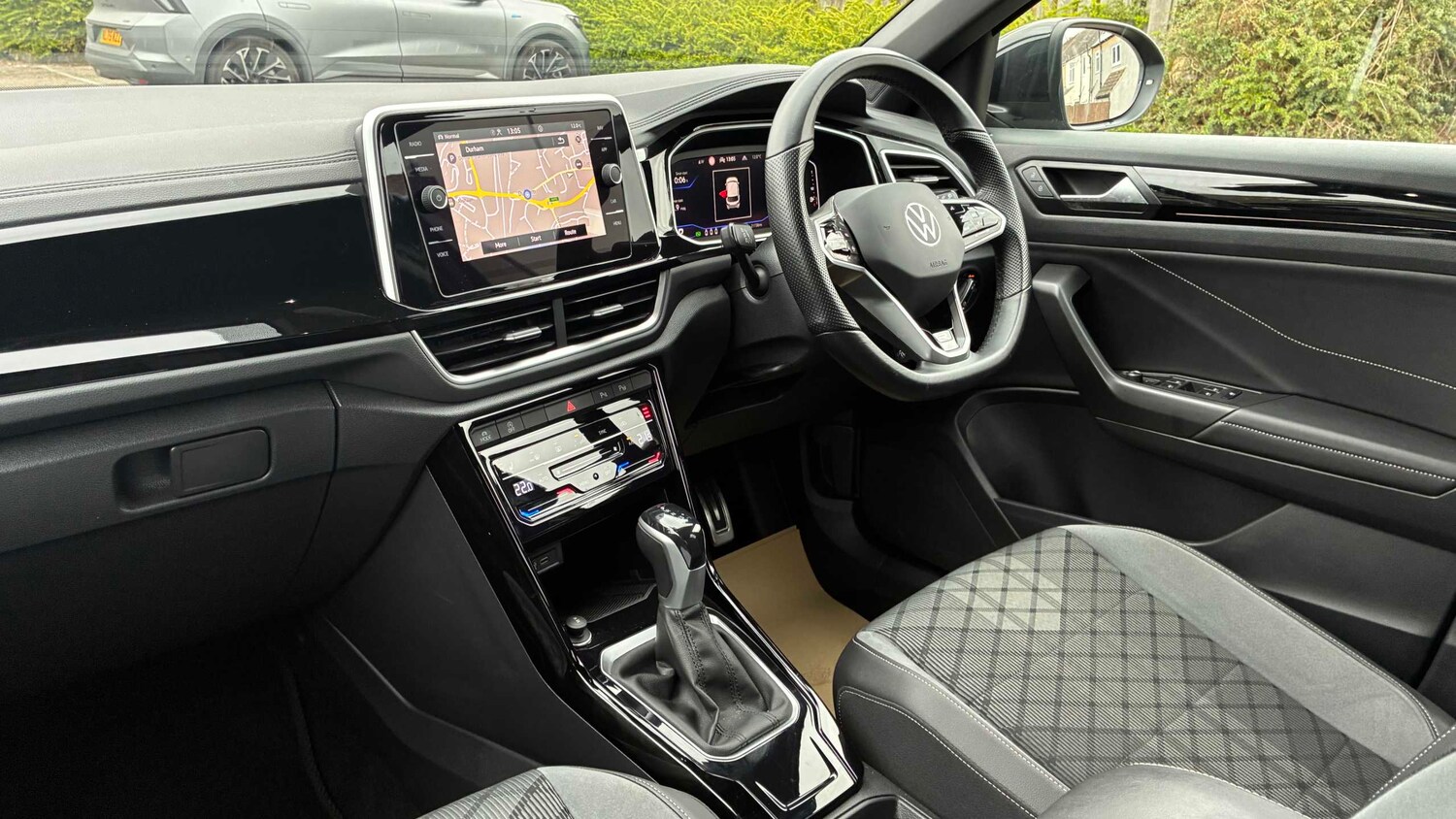 Used Volkswagen T-Roc 2022 for sale - 78010472: Photo 23