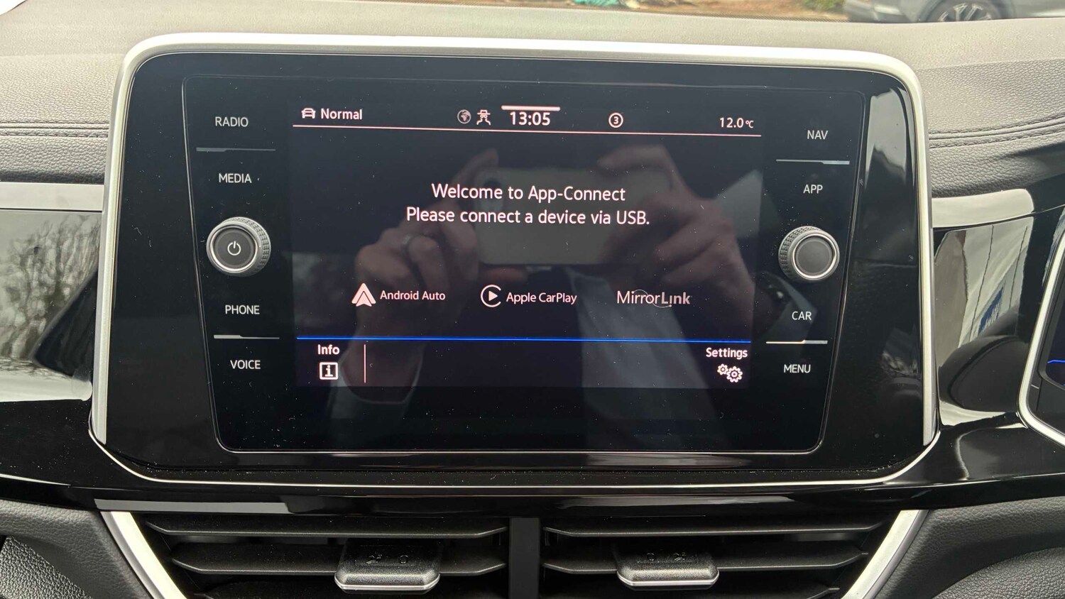 Used Volkswagen T-Roc 2022 for sale - 78010472: Photo 33