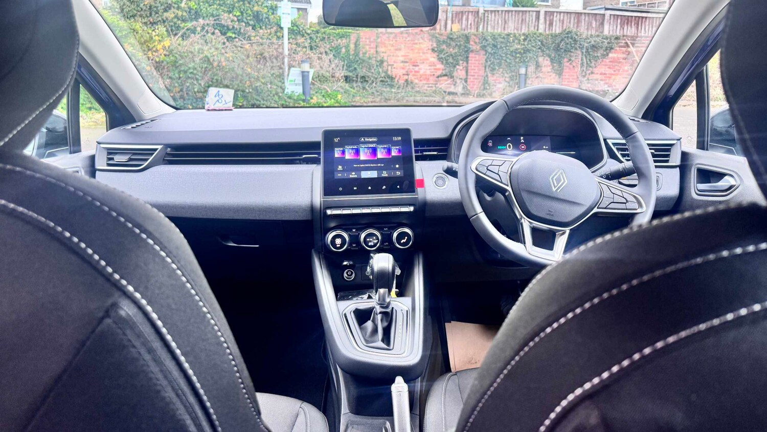 Used Renault Clio 2025 for sale - 77859125: Photo 19