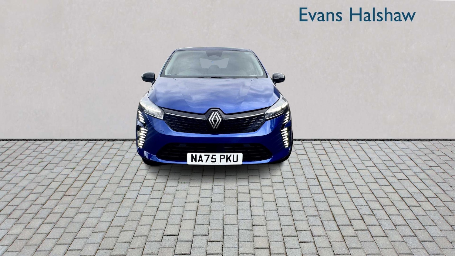 Used Renault Clio 2025 for sale - 77859125: Photo 2