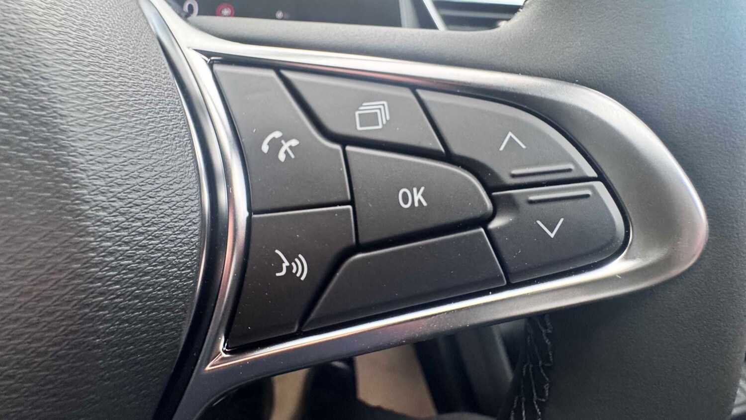 Used Renault Clio 2025 for sale - 77859125: Photo 28