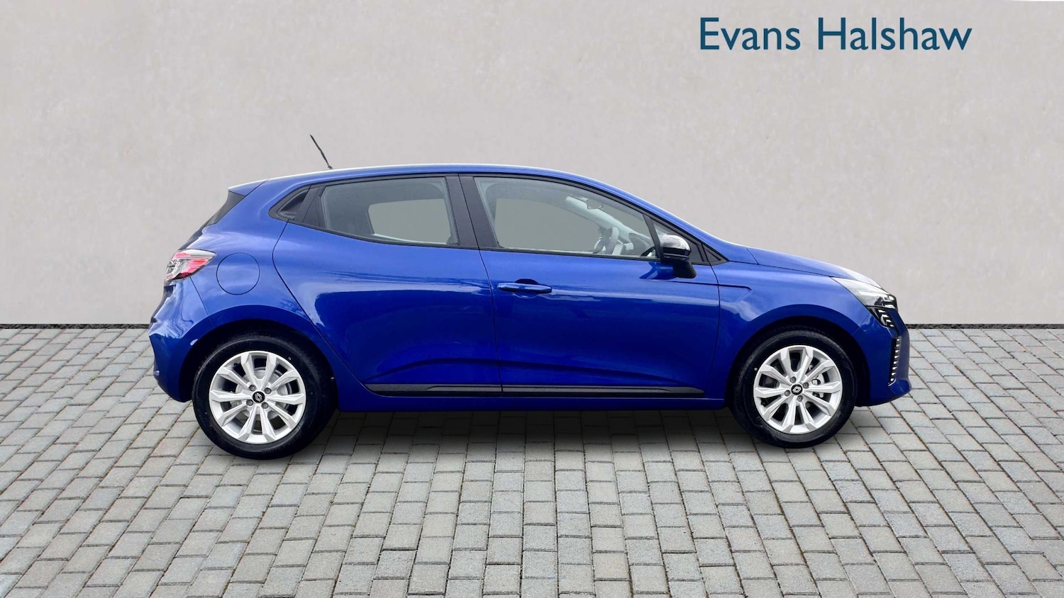 Used Renault Clio 2025 for sale - 77859125: Photo 3