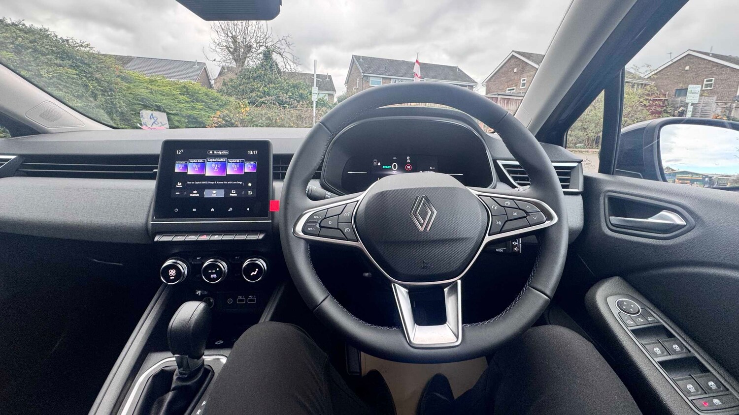 Used Renault Clio 2025 for sale - 77859125: Photo 30