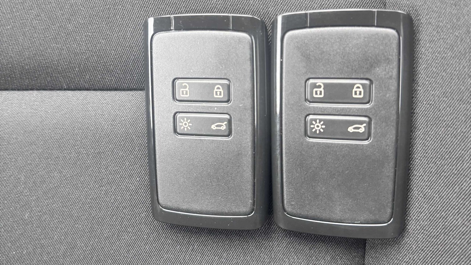 Used Renault Clio 2025 for sale - 77859125: Photo 31