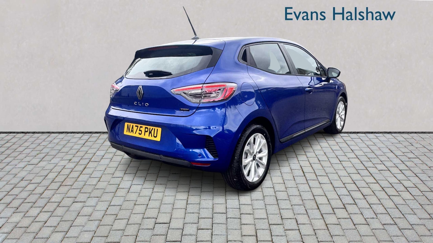 Used Renault Clio 2025 for sale - 77859125: Photo 4