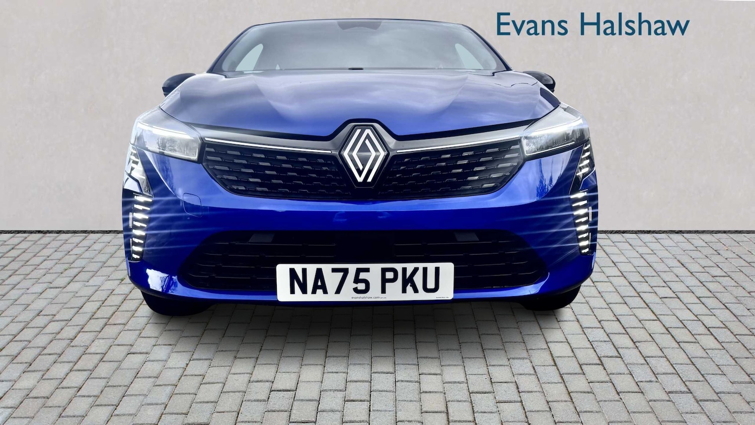 Used Renault Clio 2025 for sale - 77859125: Photo 9