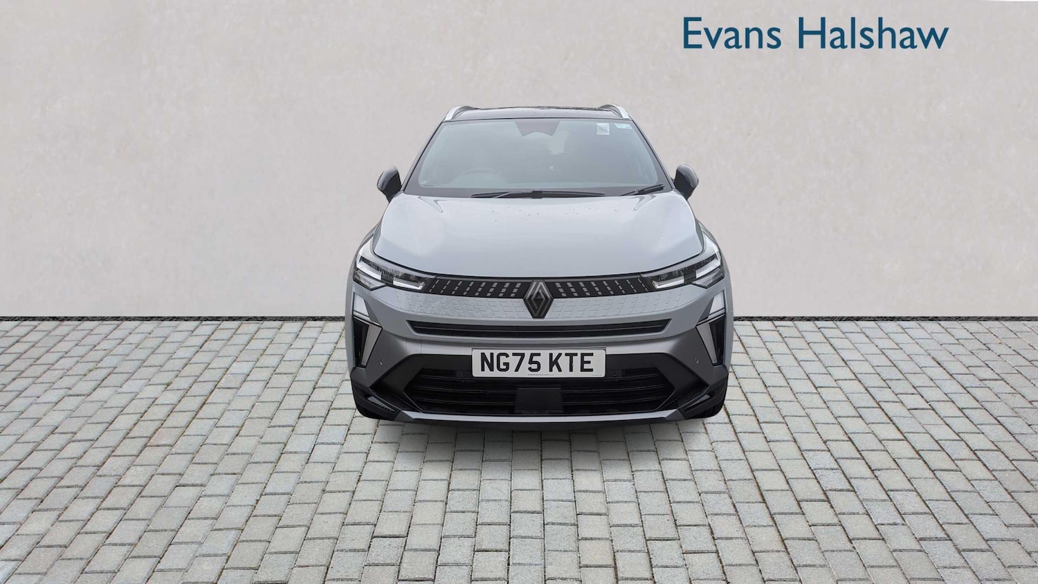 Used Renault Captur for sale - 77860555: Photo 2