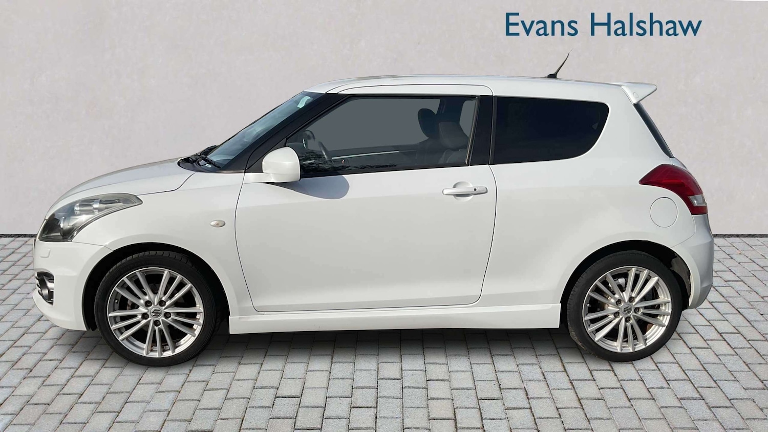 Used Suzuki Swift 2016 for sale - 77928402: Photo 4