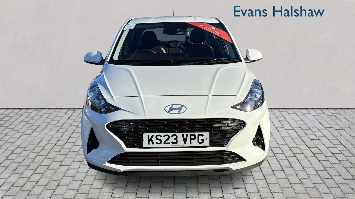 Used Hyundai i10 2023 for sale - 77928366: Photo 2