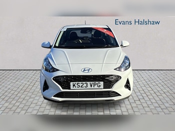 Used Hyundai i10 2023 for sale - 77928366: Photo