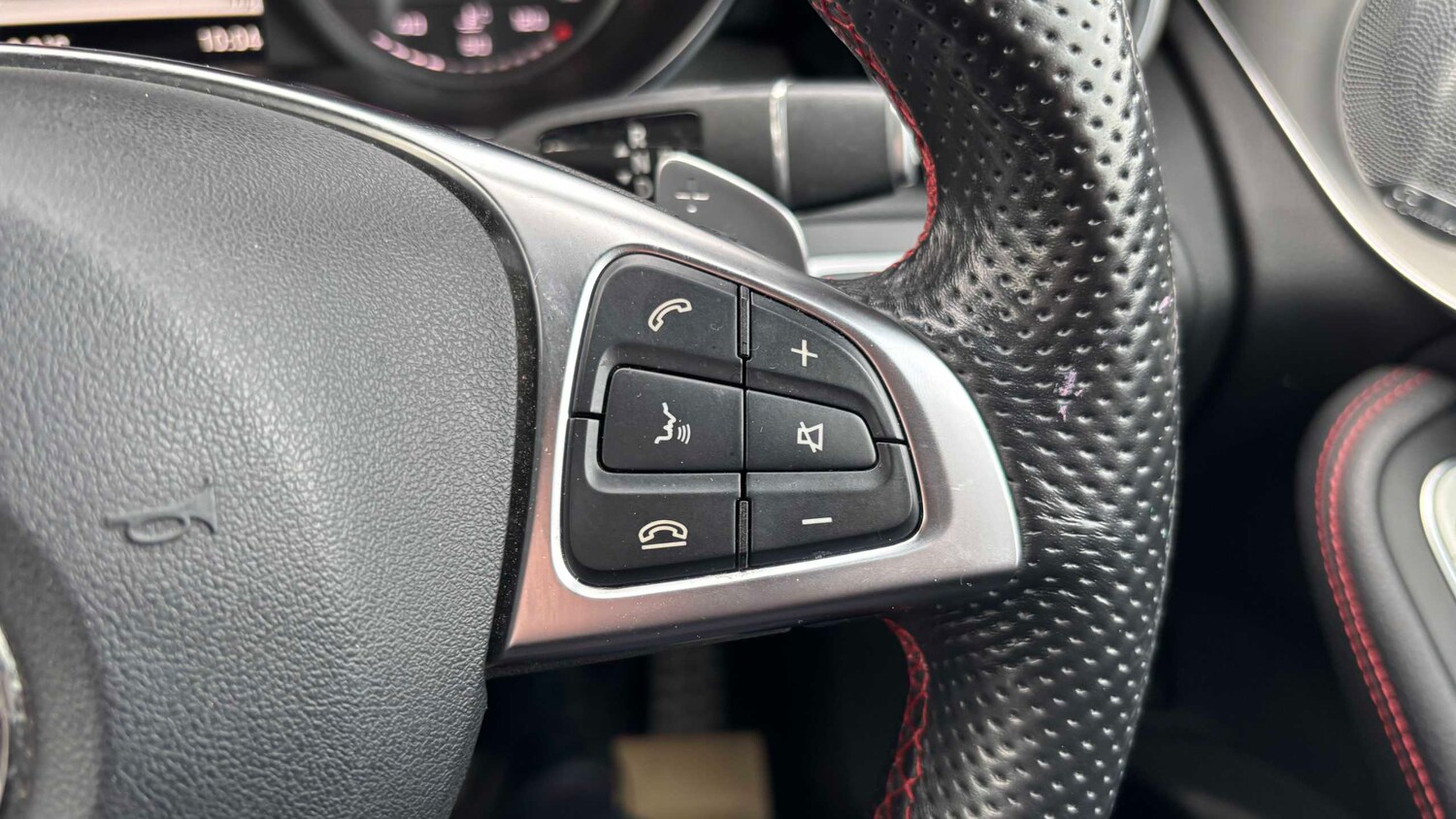 Used Mercedes-Benz GLC 2019 for sale - 77860479: Photo 32