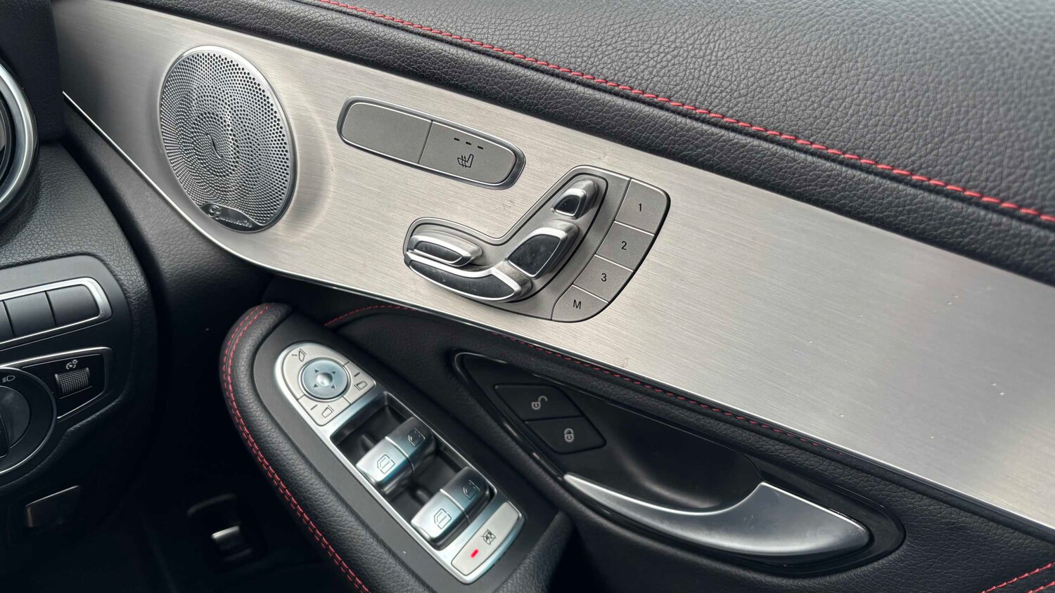 Used Mercedes-Benz GLC 2019 for sale - 77860479: Photo 34