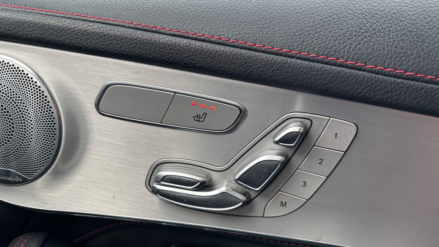 Used Mercedes-Benz GLC 2019 for sale - 77860479: Photo 35