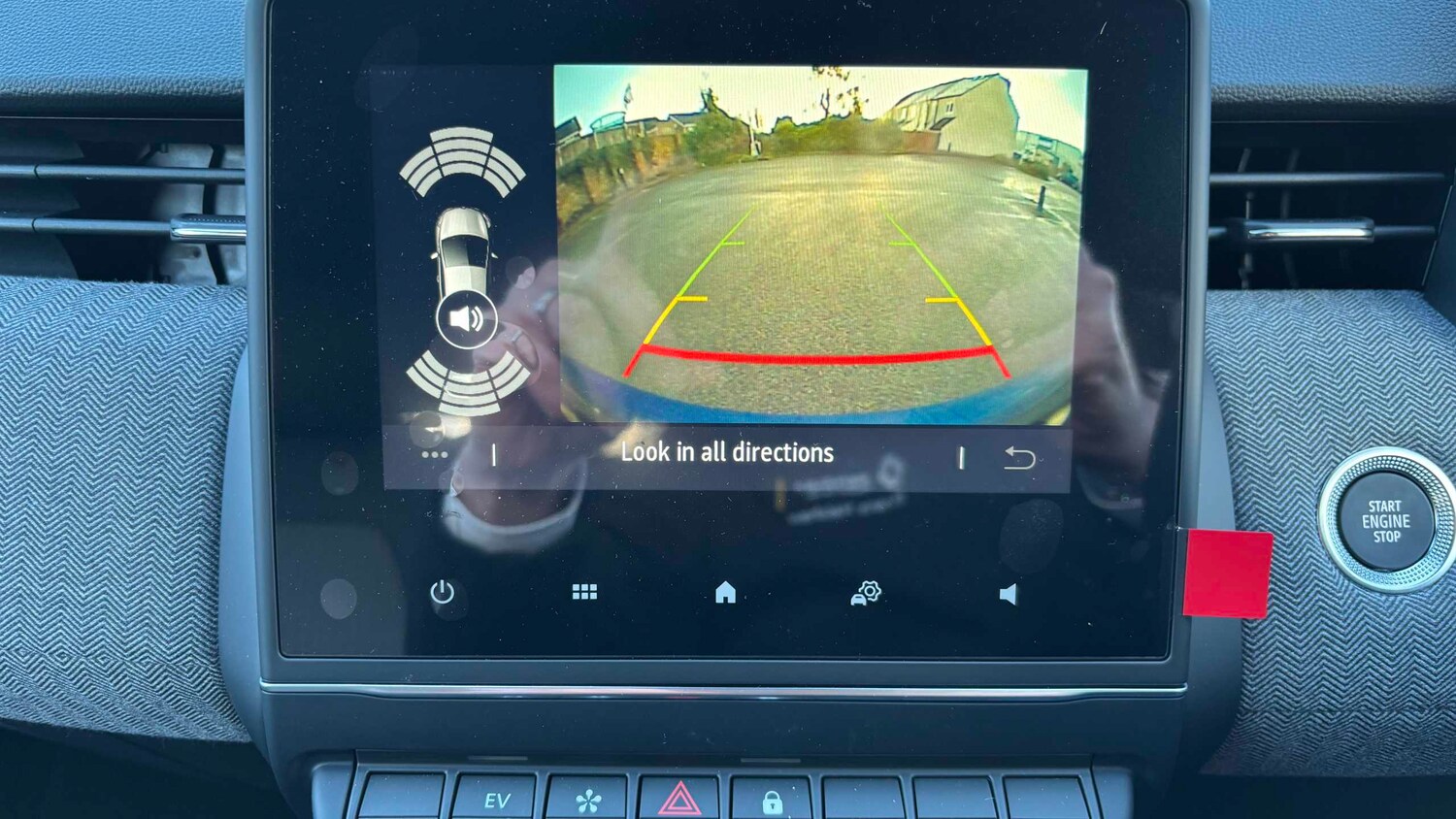 Used Renault Clio for sale - 77861205: Photo 31