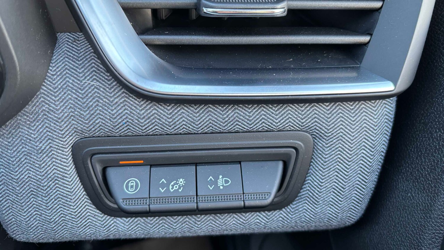 Used Renault Clio for sale - 77861205: Photo 34