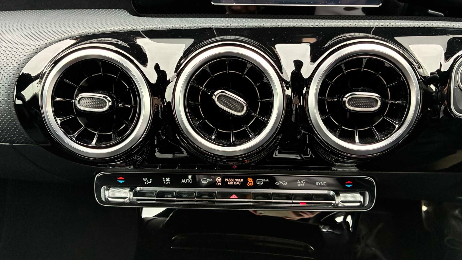 Used Mercedes-Benz A-Class 2019 for sale - 77996191: Photo 33