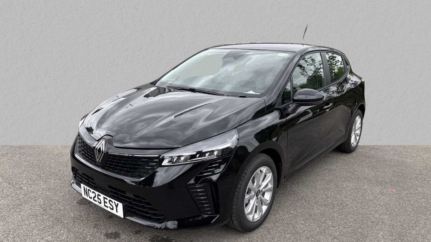 Used Renault Clio 2025 for sale - 77859722: Photo 3