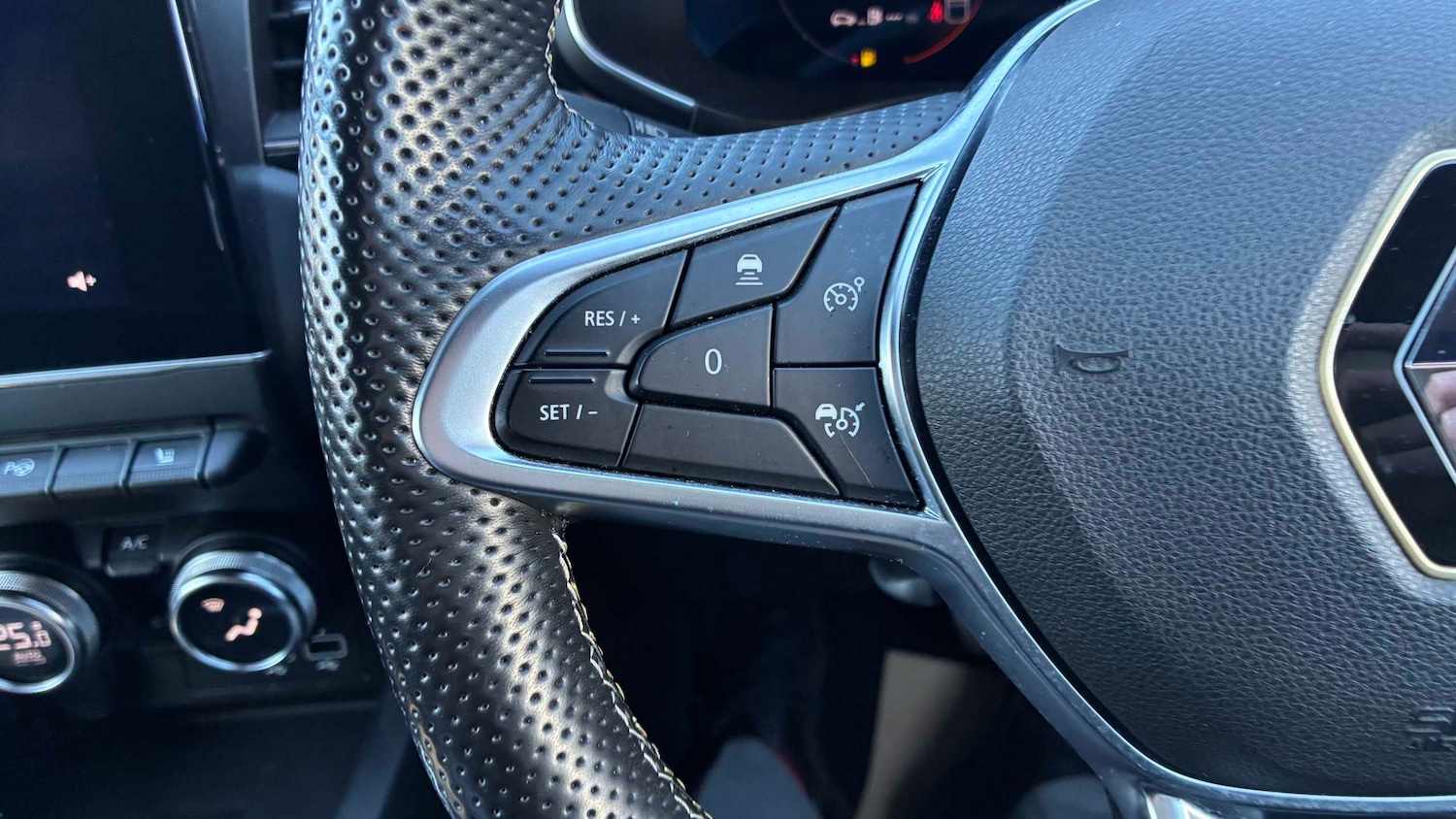 Used Renault Arkana 2023 for sale - 78037488: Photo 26