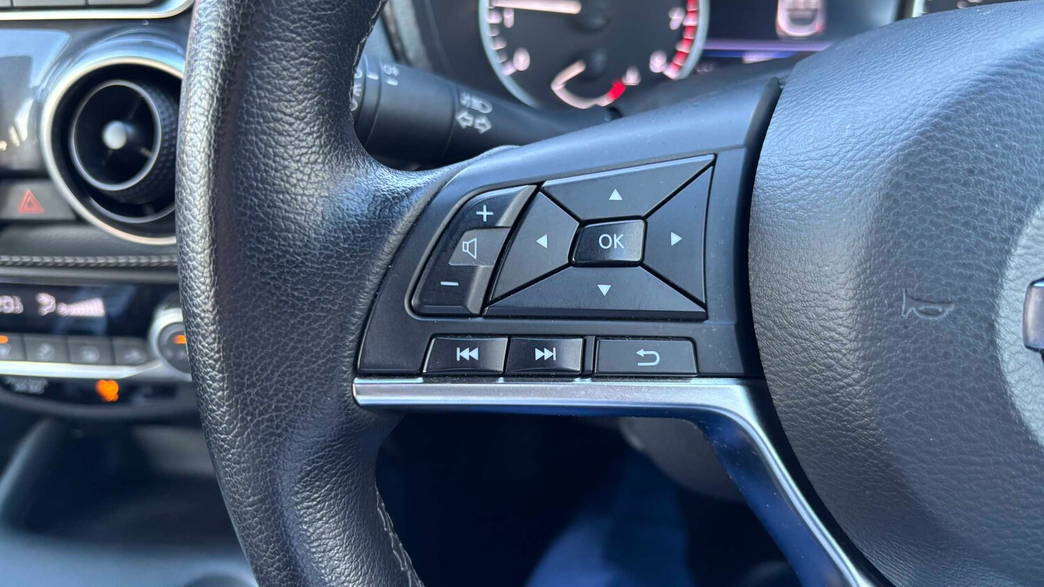 Used Nissan Juke for sale - 77860260: Photo 28