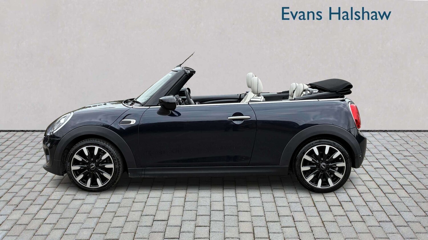 Used MINI Convertible 2019 for sale - 77960850: Photo 4