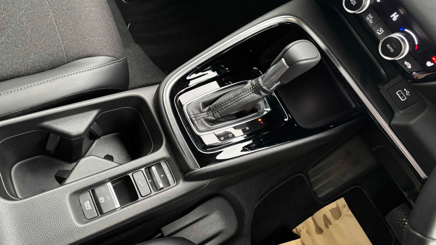 Used Honda HR-V for sale - 77860176: Photo 27