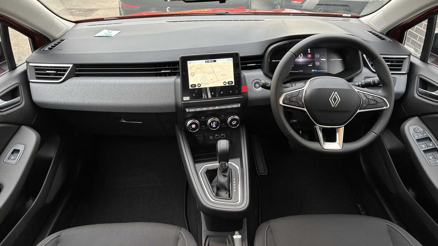 Used Renault Clio for sale - 77862475: Photo 21