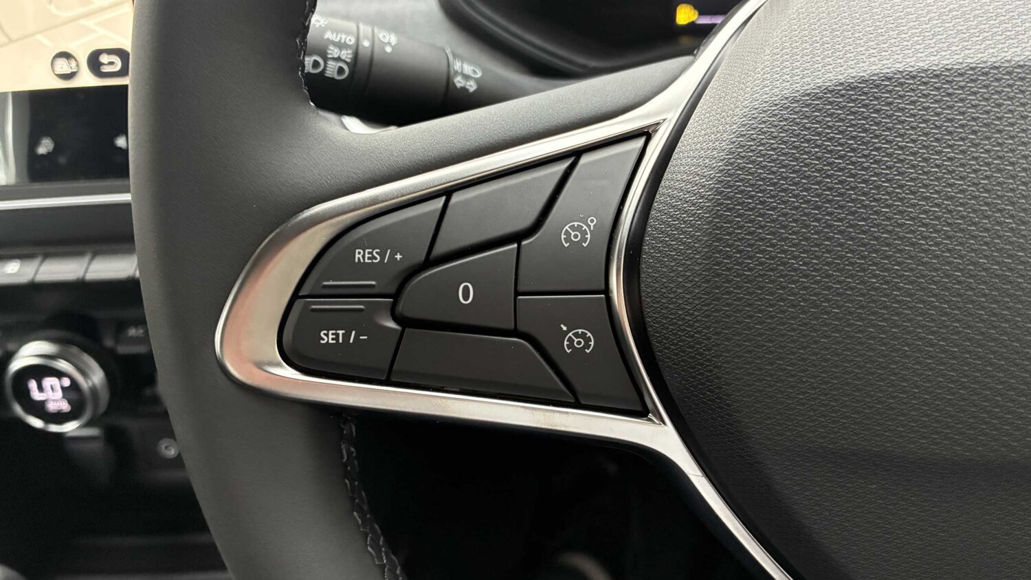 Used Renault Clio for sale - 77862475: Photo 26