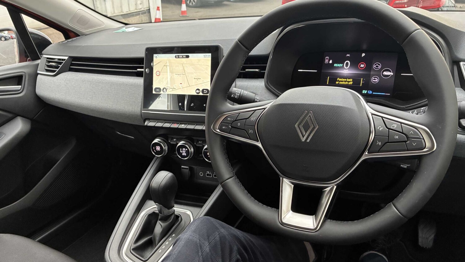 Used Renault Clio for sale - 77862475: Photo 29