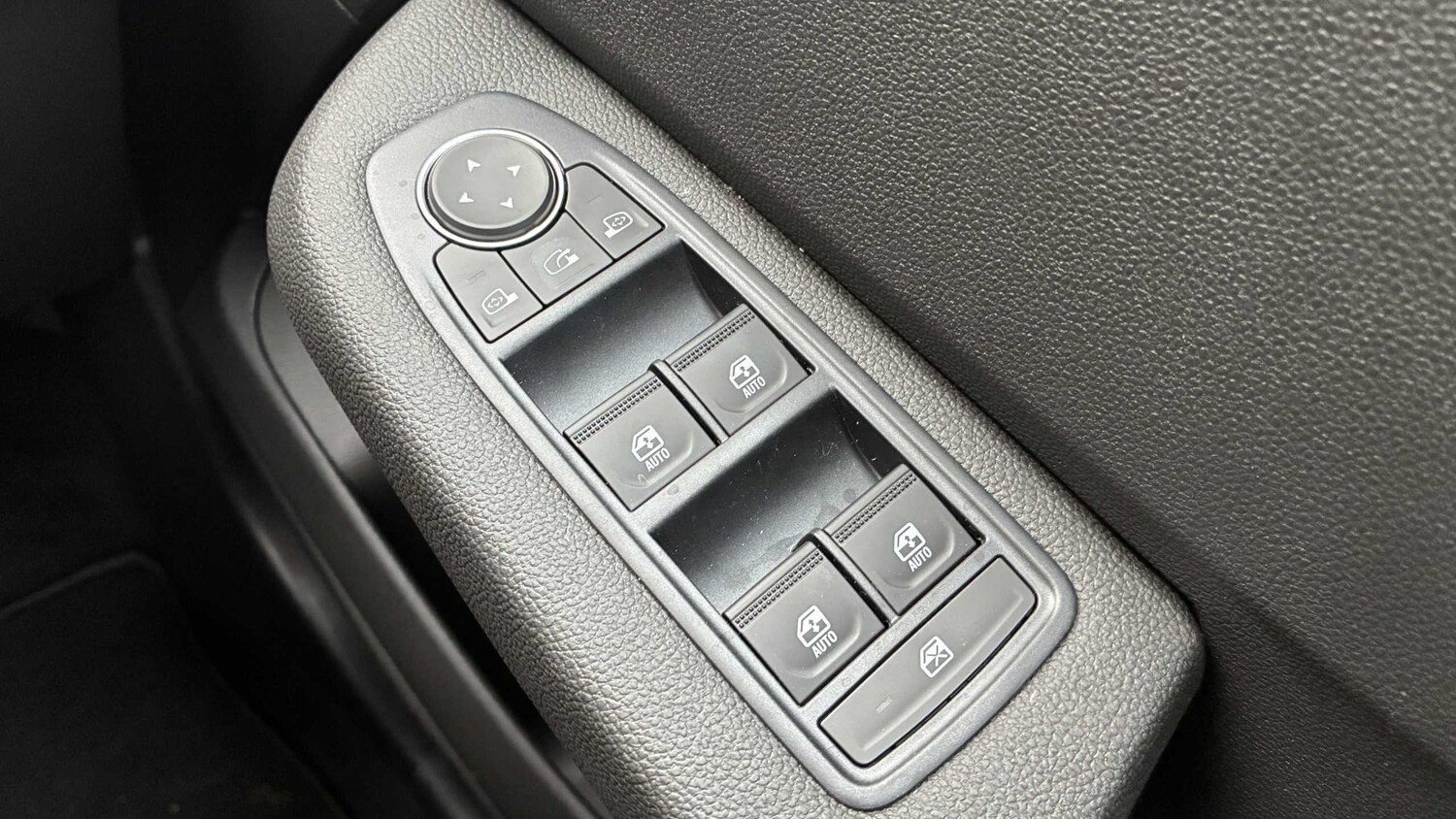 Used Renault Clio for sale - 77862475: Photo 30