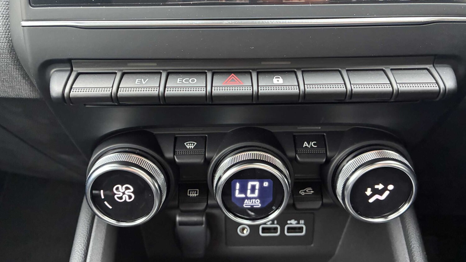 Used Renault Clio for sale - 77862475: Photo 33